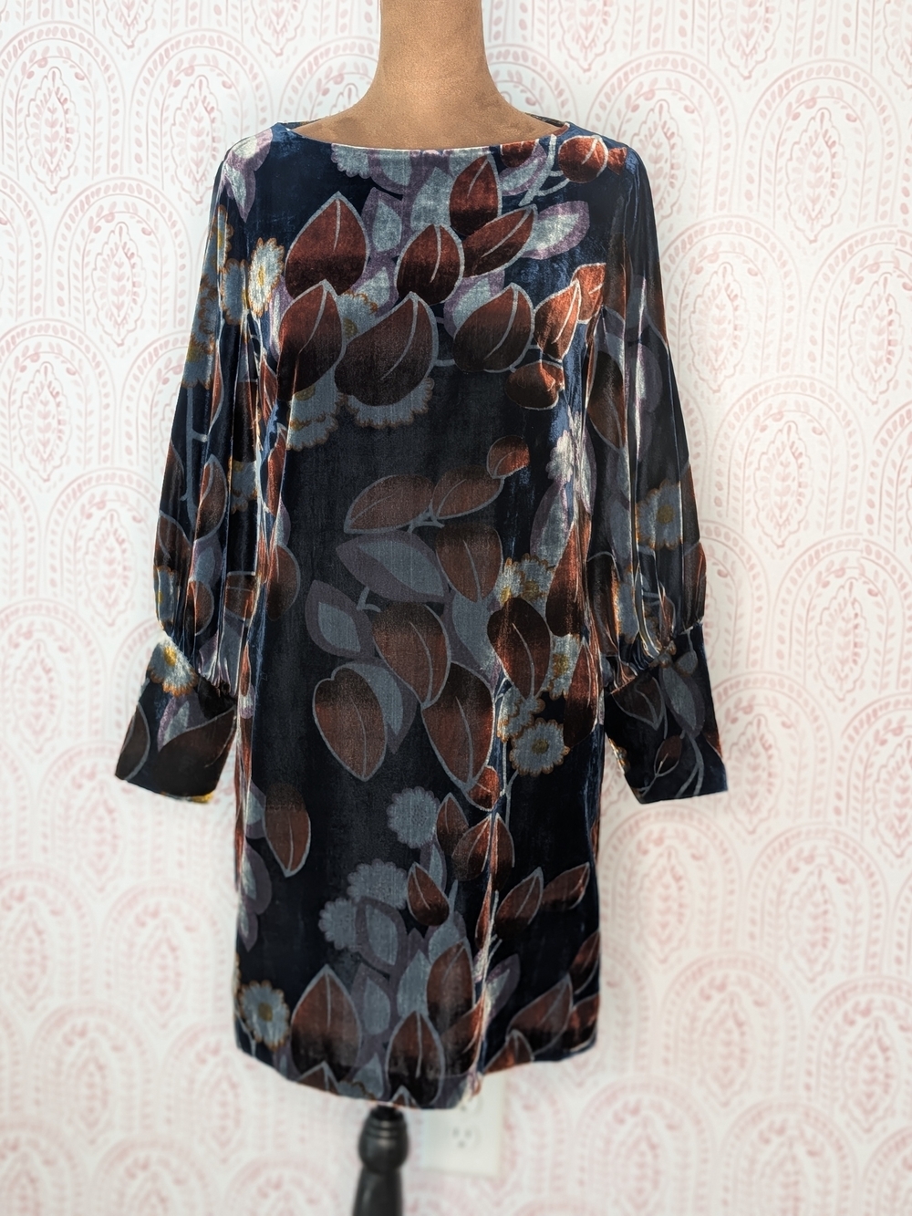 FALL! Ann Taylor Navy Velvet Floral Shift Dress with Brown Leaves